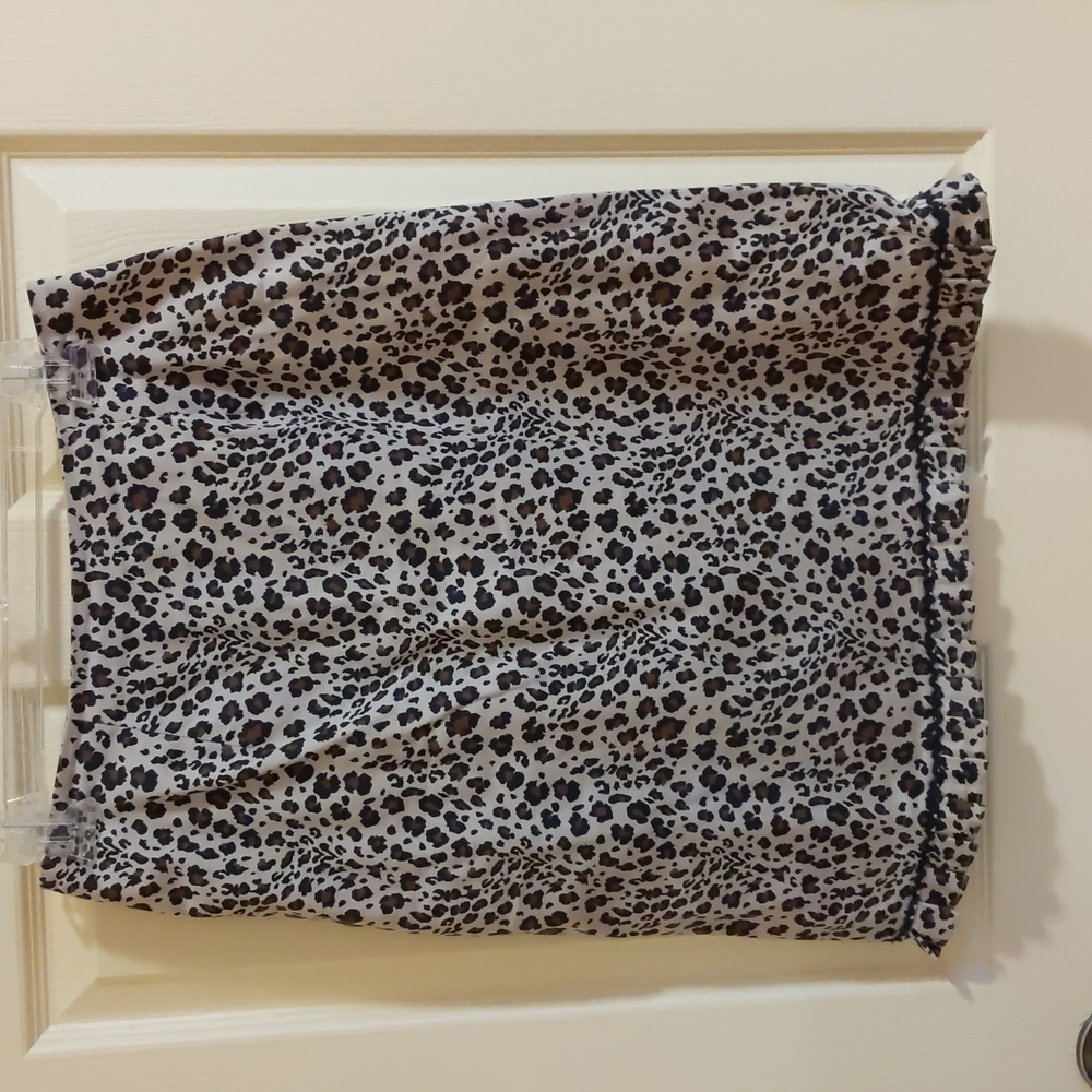 Leopard print skirt with small ruffle